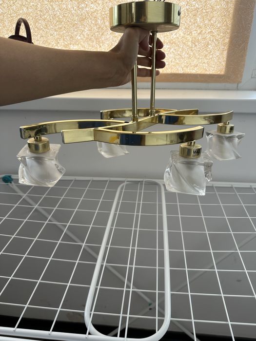 Продам люстру в идеальном состоянии