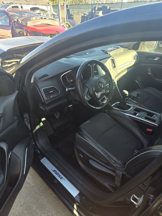 Dezmembrez Renault Megane 4
