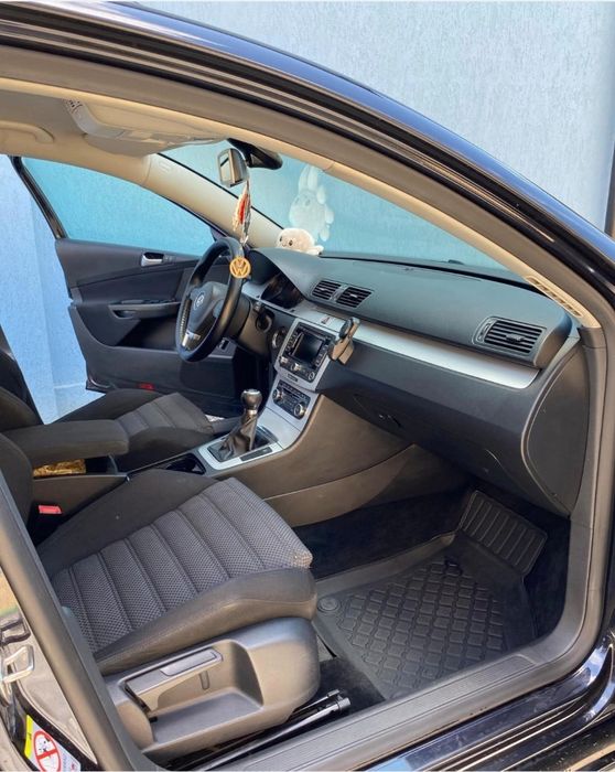 Vând Volkswagen Passat B6