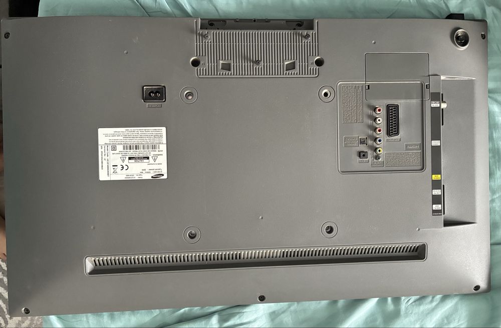 Televizor Samsung 81,3 cm (32") HD Negru