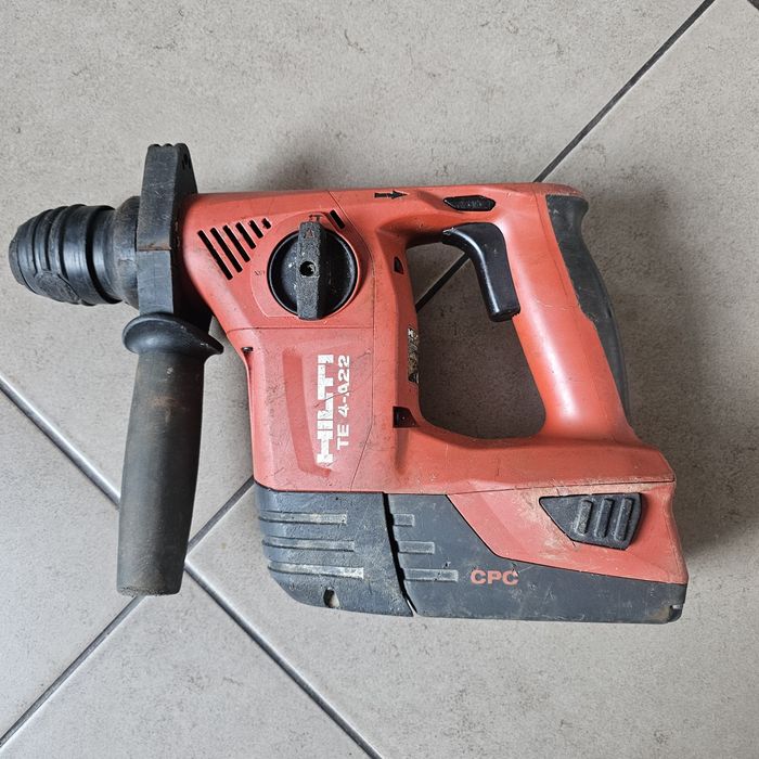 Bormasina  cu percutie Hilti TE 4-A22(acumulator defect)