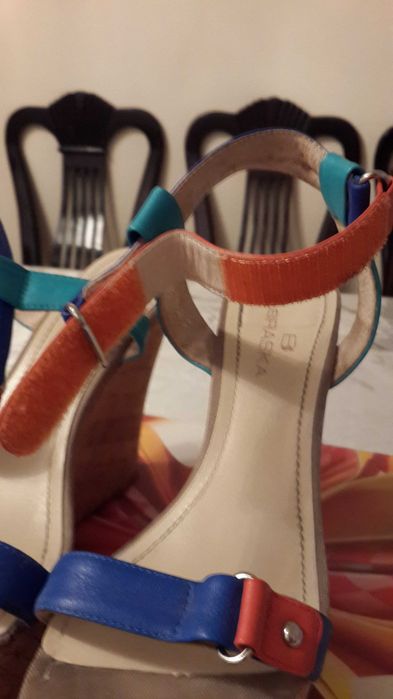 Летние босоножки на платформе.