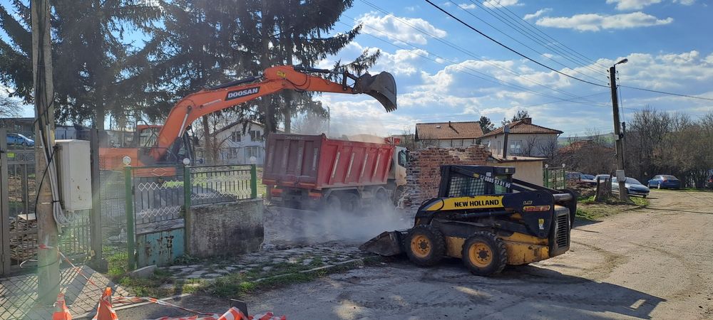 Бързо извозване на храсти и отпадъци с камион  щипка

камион