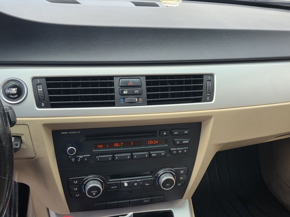 Bmw e 90 din 2011 benzina