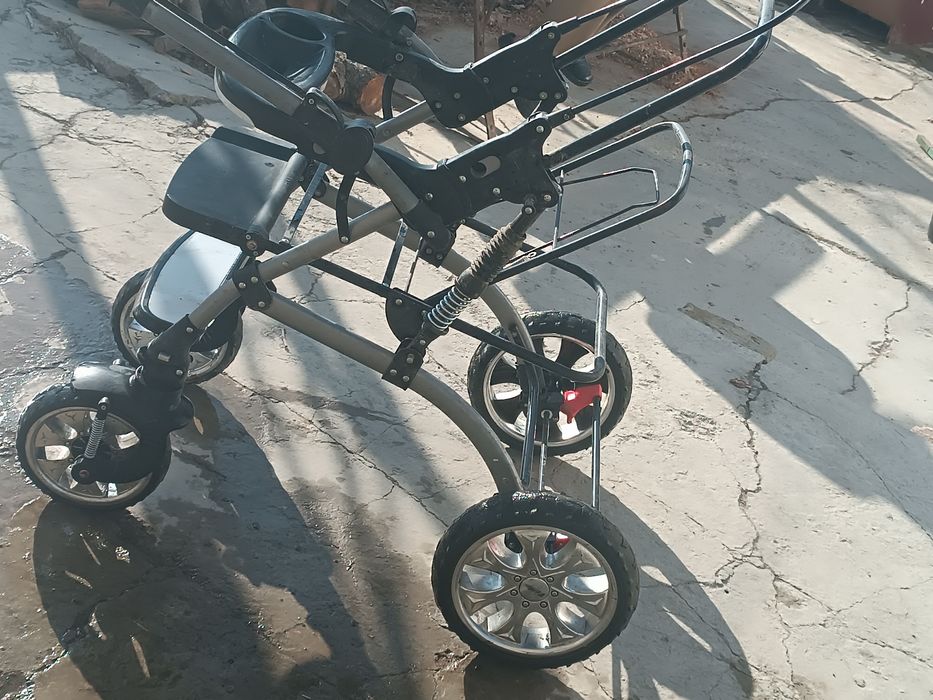 Kolyaska ,yaxshi sostayaniyeda