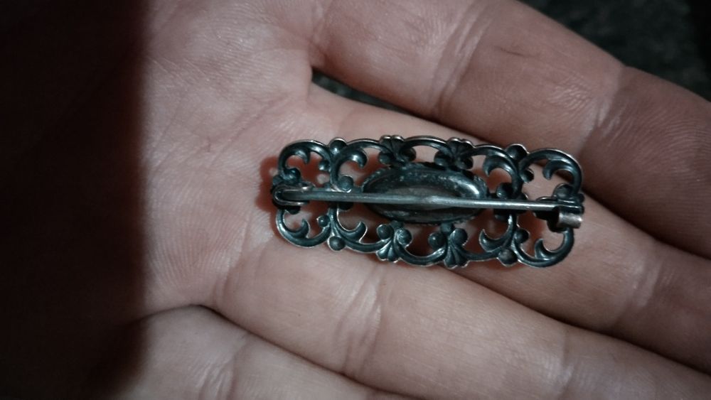 Брошка мельхиоровая.