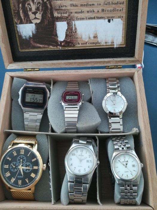 Ceas Festina F16375 preț in magazin 350 lei.