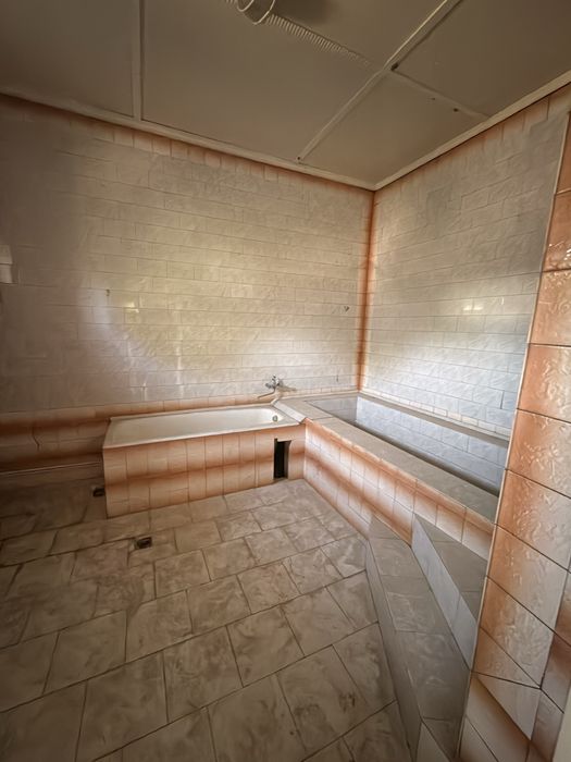 Сотилади 2 қаватли ҳовли
