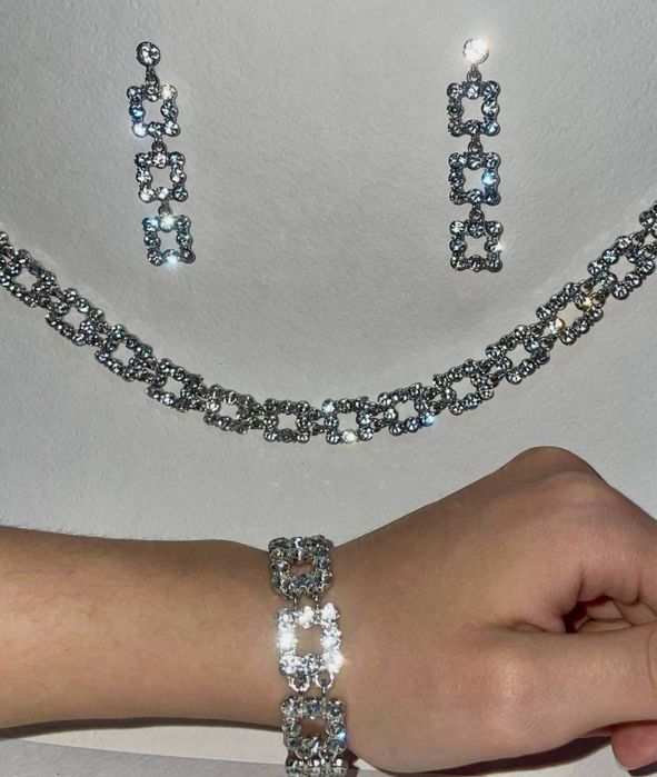 Аксессуары. Сумки/Сережки