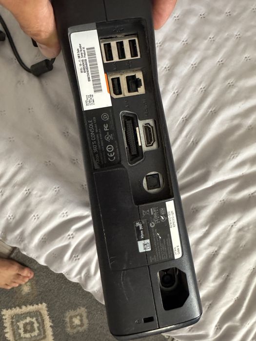 Xbox 360 slim cu incarcator