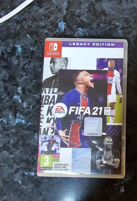 Vând FIFA 21, Minecraft pentru Nintendo Switch, în stare foarte bună