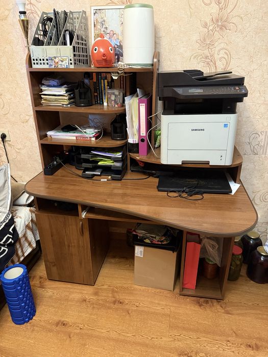 Продаю компьютерный стол