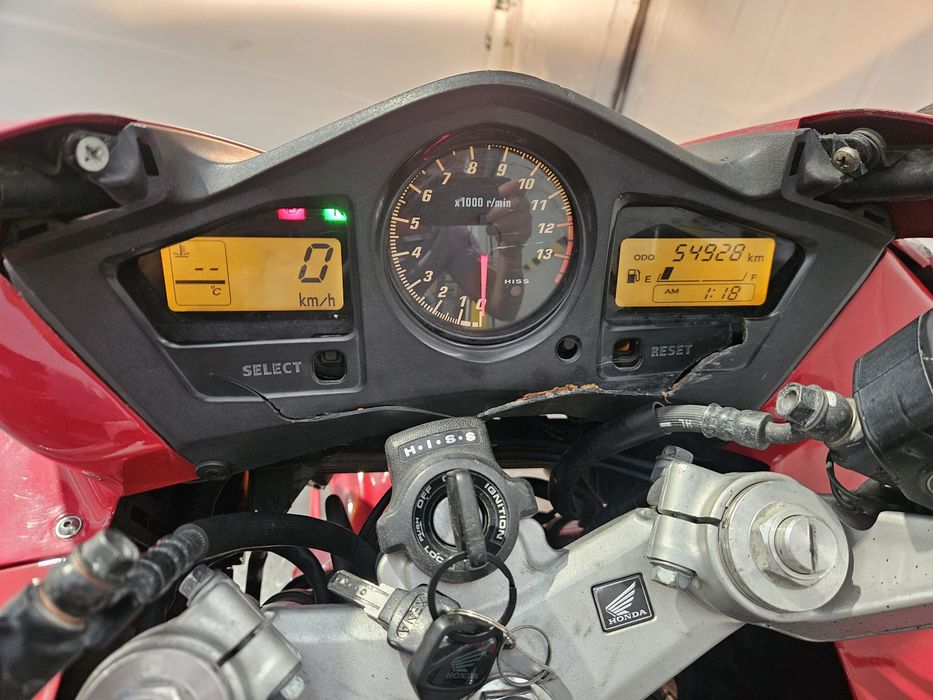 Honda vfr800 avariat