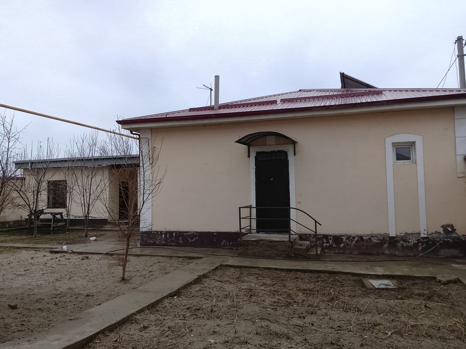 4sotix 5 xonali namunali uy sotiladi