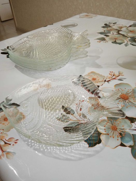 Продаю селедочницу или тарелку для рыбы.