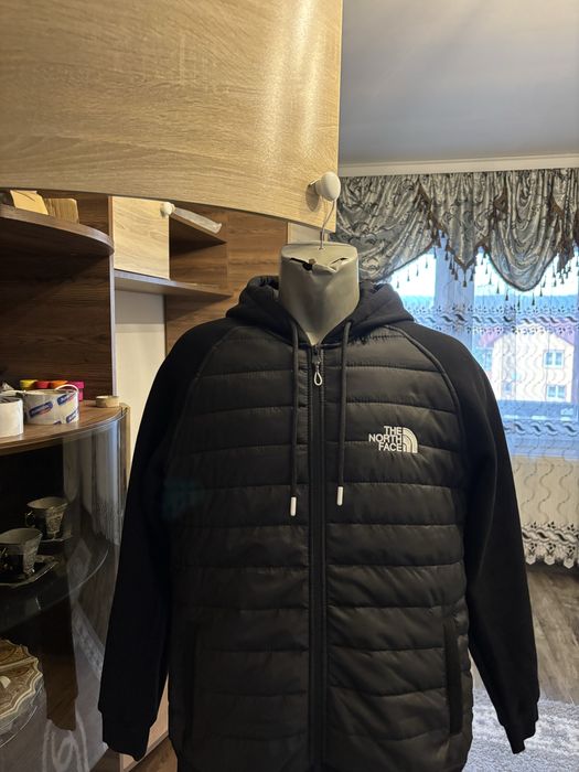 Vând hanorac de barbați