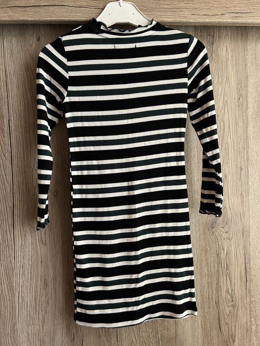 RESERVED Нова рокличка 116/122