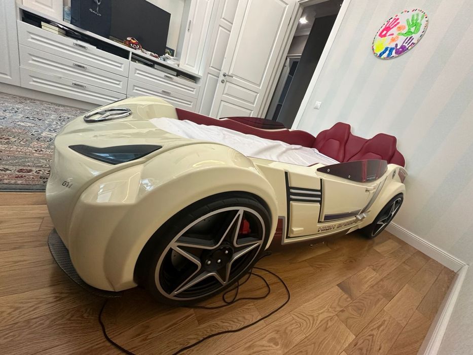 Cilek машина-кровать продаем