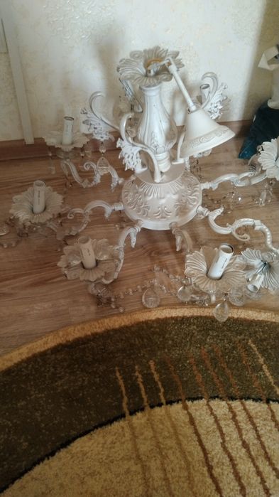 Продается люстра