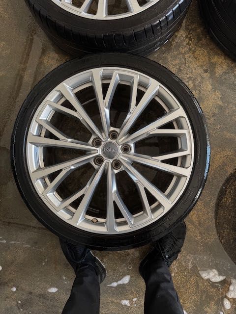 Jante originale Audi 21” – 4K0 601 025 L | Set cu anvelope Michelin