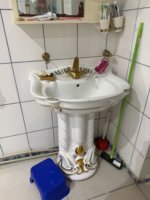Продам унитаз со раквиной