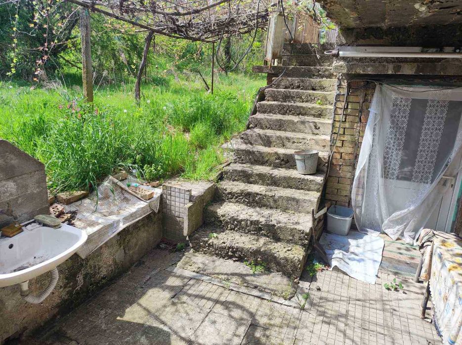 Продава се Къща в София, Република - 920 кв.м за 22 €/кв.м - Снимка #3