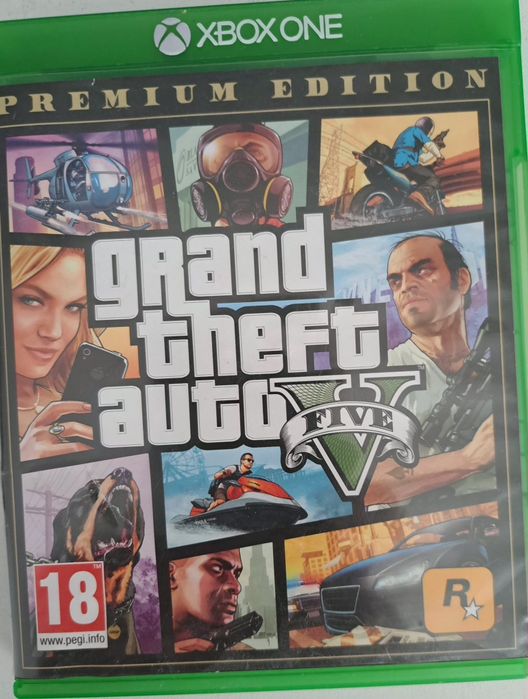 Vand Xbox One S cu jocuri.