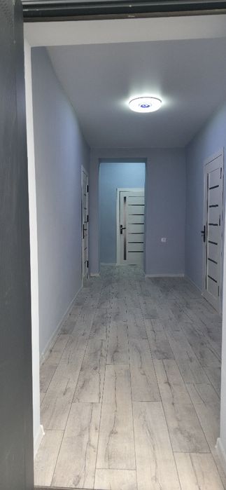 Olmaliqda srochno uy sotiladi. 6 sotix