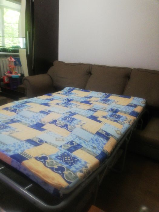 Продаётся хороший диван