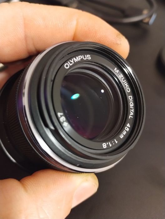 Obiectiv Olympus 45mm f.8