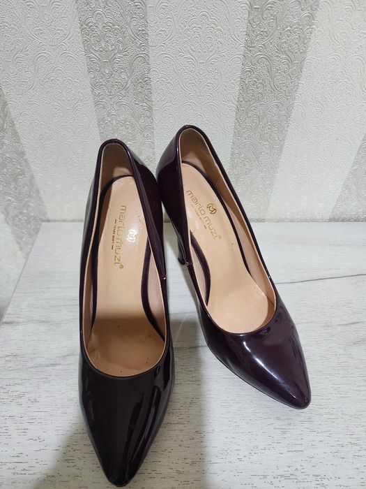 Туфли на каблуке лодочки