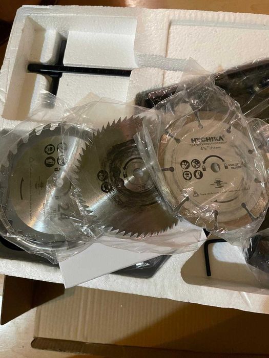 Ferăstrău circular HYCHIKA 750W 3500RPM, 3 lame (115 și 125mm)