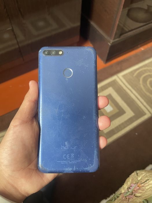 Продаю телефон honor 7c