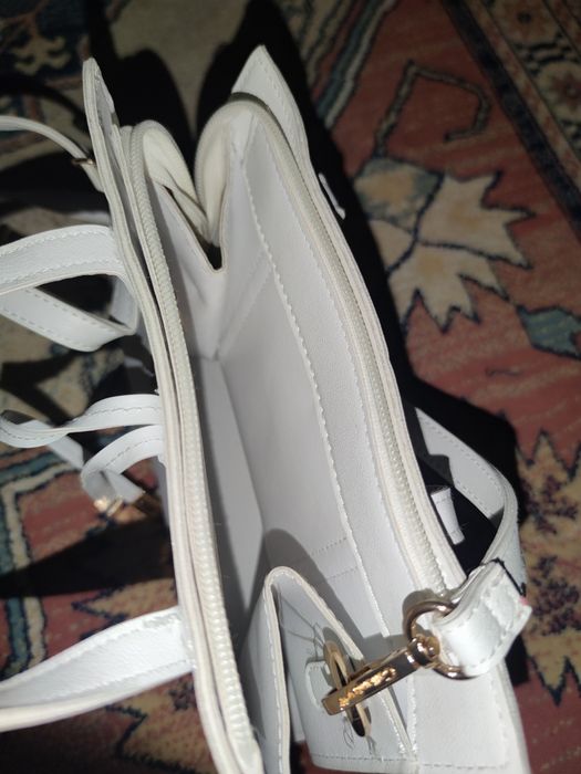 Запазени дамски чанти