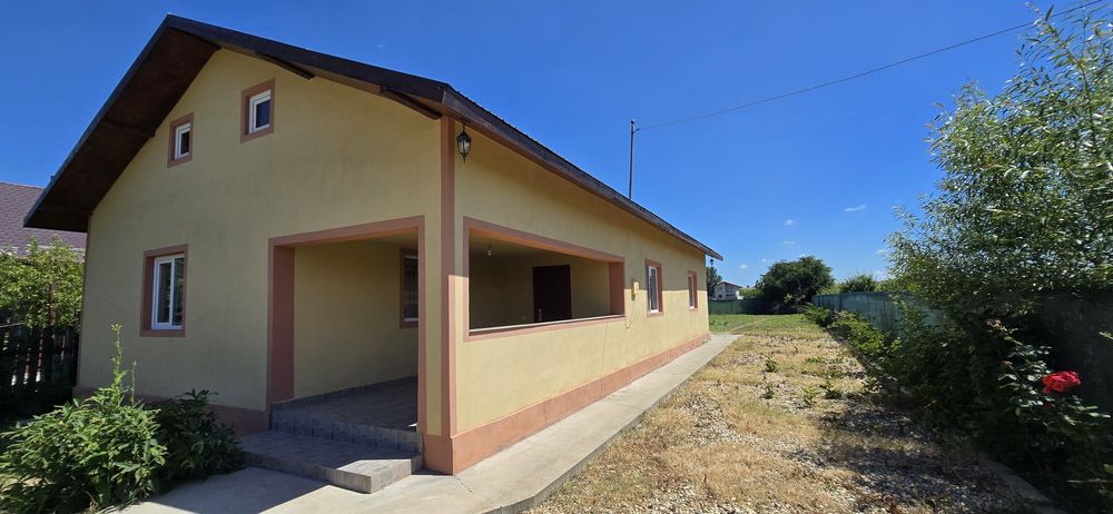 Casă de vanzare in Vânătorii Mici - Mutare Imediată, Curte Spațioasă