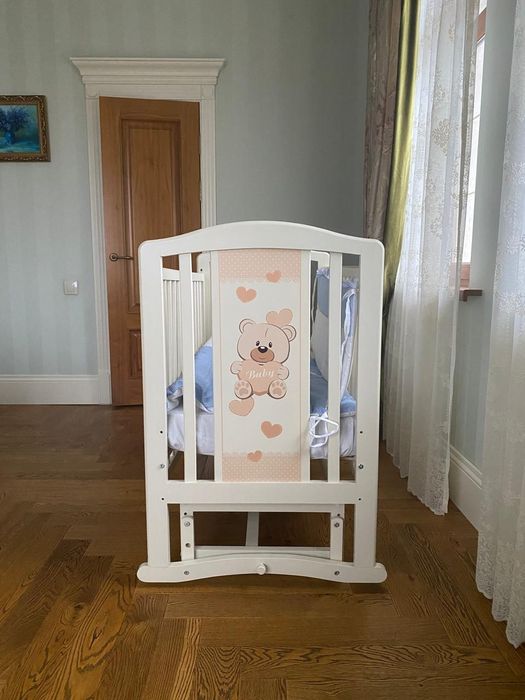 Кровать детская деревянная