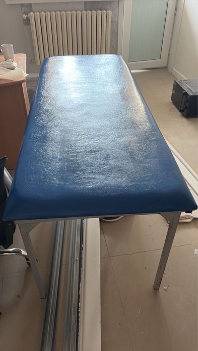 Продам кушетку медицинскую