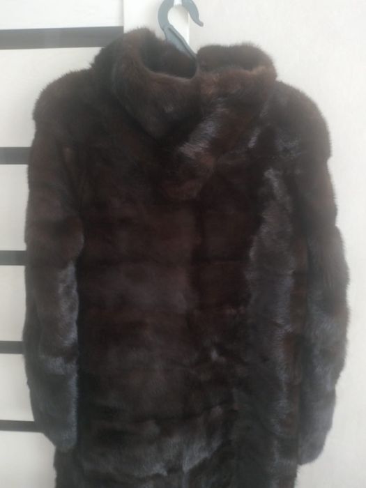 Продам шубу норковую