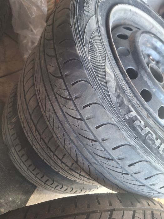 Продам резину на 15/195