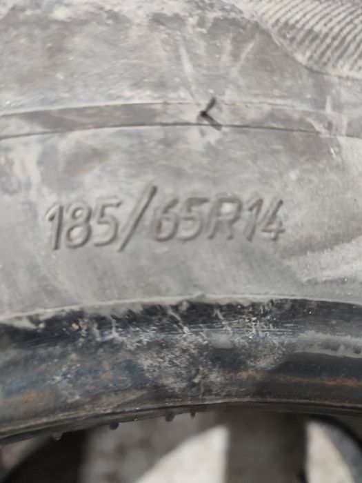 Продам комплект резины 185/65/14