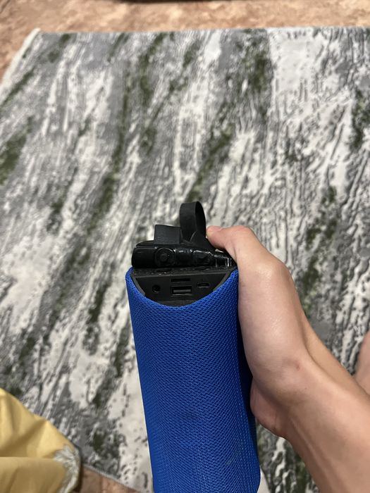 продам блютуз колонку