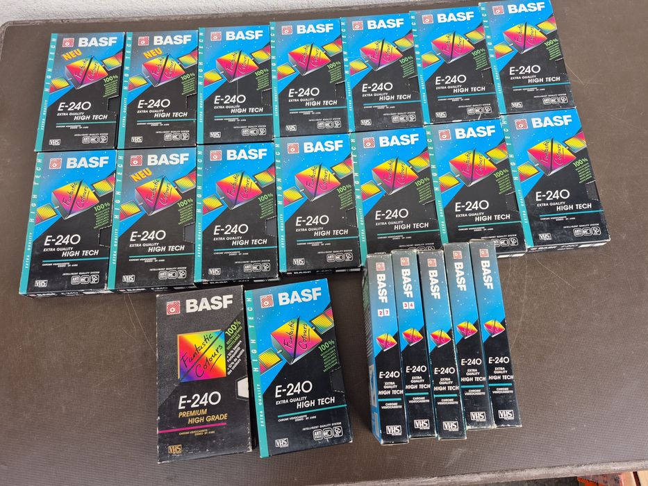 Vând 20 casete video VHS Basf de 240 minute cu filme diferite
