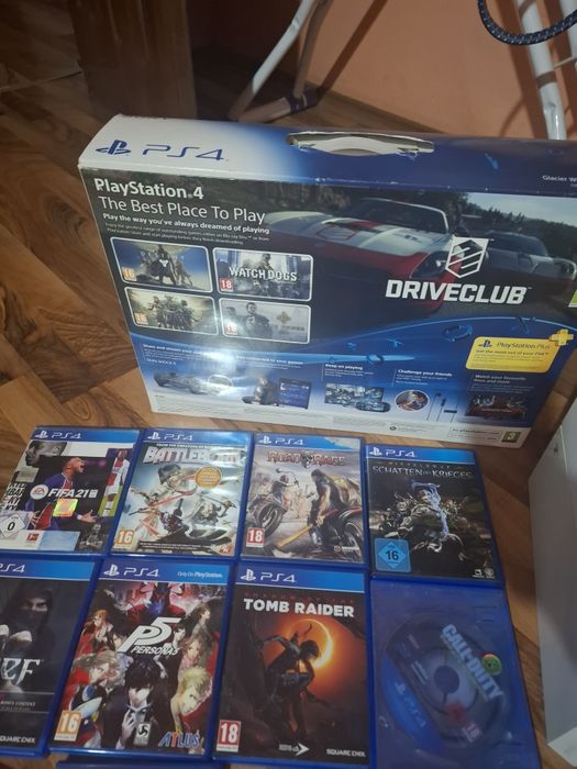 Playstation 4 cu 10 jocuri