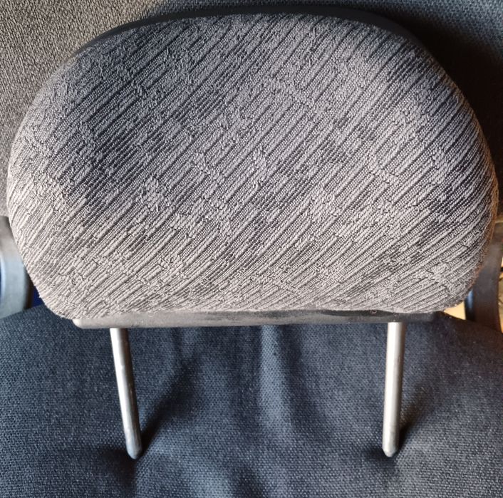 Продам подголовники 2 шт