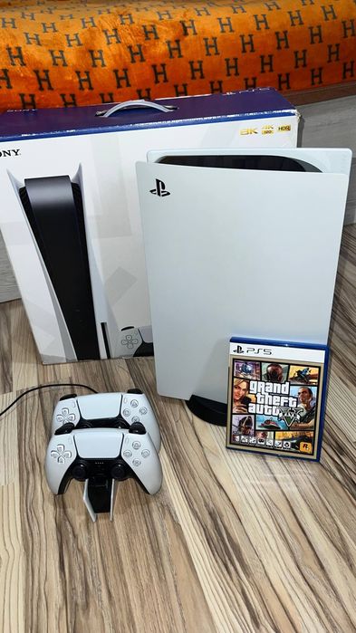PS 5 Diskovodli xolati ideal yangi karobka ochlgan
