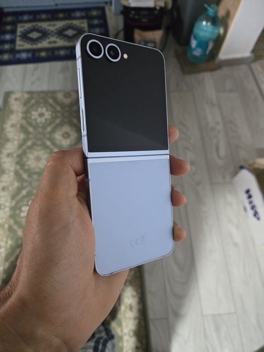 Vând Samsung Z Flip 6