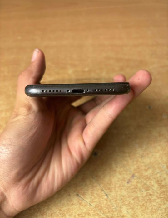 Продам айфон 11 IPhone 11