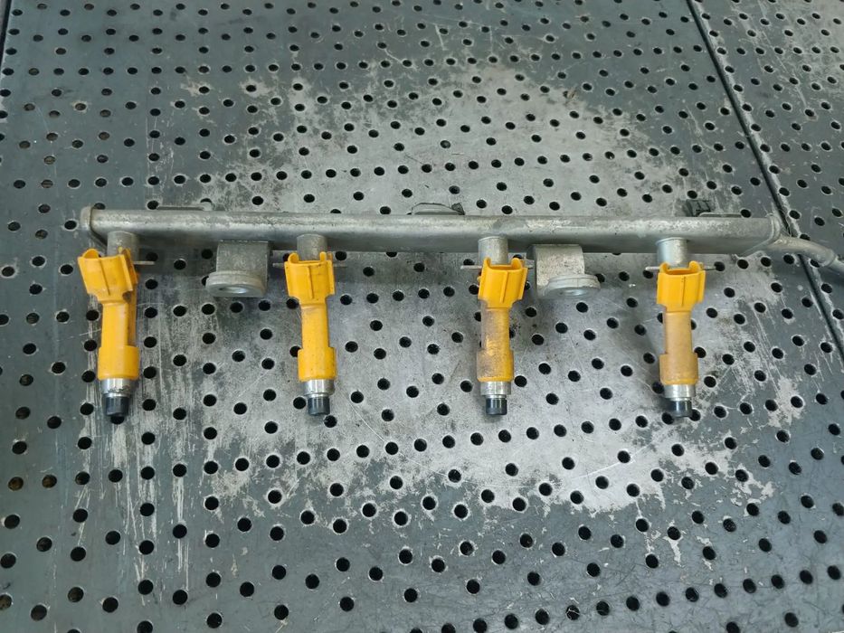 rampa cu injectoare  k12b 1.2 b suzuki splash opel agila b