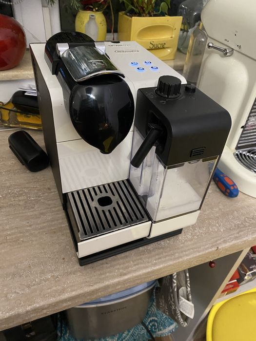 Aparat de cafea nespresso Delonghi