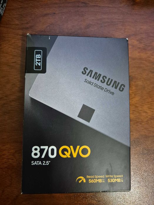 Продам внутренний SSD 2.5" 2TB Samsung 870 EVO SATA-III 3D NAND